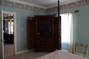 H_blue Atlantis 6 Bedroom Home by RedAwning