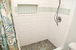 Sunrise Ge 212 2 Bedroom Condo by RedAwning