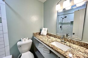 Sunrise Ge 212 2 Bedroom Condo by RedAwning