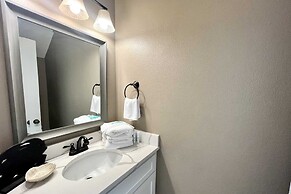 Ocean Reef 802 3 Bedroom Townhouse by RedAwning