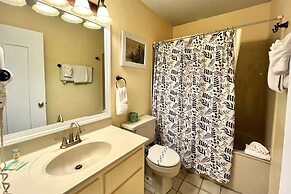 Southern Sands 305 2 Bedroom Condo by RedAwning