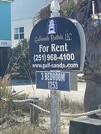 H_oz -toto 3 Bedroom Home by RedAwning