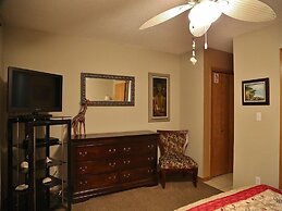 H_oz -toto 3 Bedroom Home by RedAwning