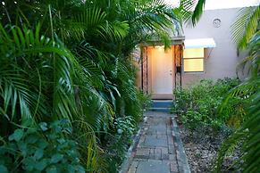 Tropical Charmer Coral Gables Apartment