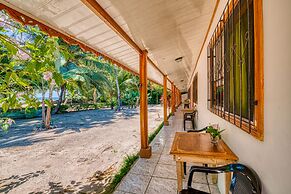 Yucca Beachfront Hotel