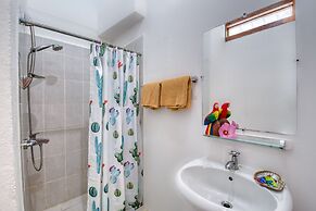 Yucca Beachfront Hotel