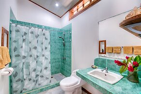 Yucca Beachfront Hotel