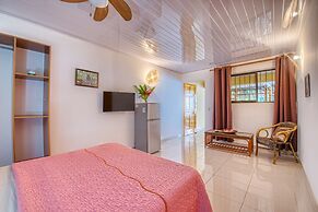 Yucca Beachfront Hotel