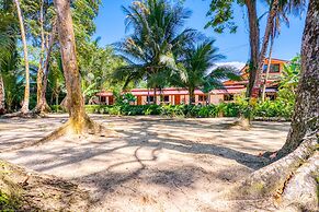 Yucca Beachfront Hotel