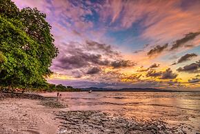 Yucca Beachfront Hotel