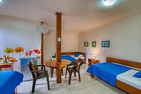 Yucca Beachfront Hotel