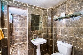 Yucca Beachfront Hotel