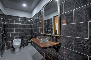 Yucca Beachfront Hotel