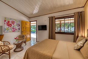 Yucca Beachfront Hotel