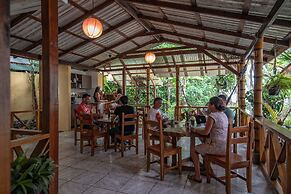 Yucca Beachfront Hotel