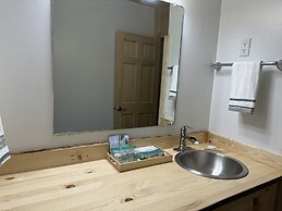 Kootenai Valley Motel