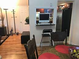 Private Room 2 - Near NYC, EWR & Outlet Mall