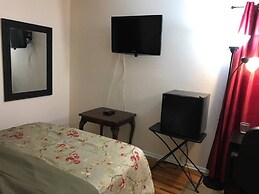 Private Room 2 - Near NYC, EWR & Outlet Mall