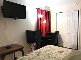 Private Room 2 - Near NYC, EWR & Outlet Mall