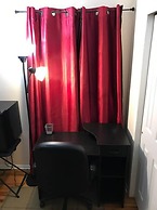 Private Room 2 - Near NYC, EWR & Outlet Mall