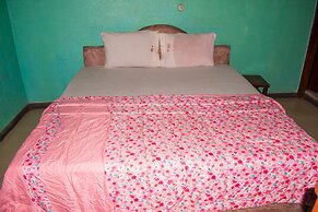 Jolac Hotel And Suites