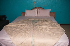 Jolac Hotel And Suites