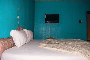 Jolac Hotel And Suites