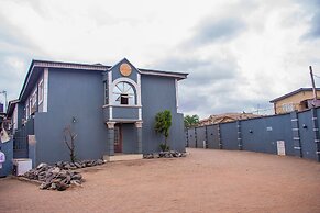 Jolac Hotel And Suites