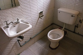 Jolac Hotel And Suites