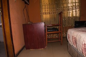 Jolac Hotel And Suites