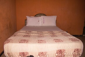 Jolac Hotel And Suites