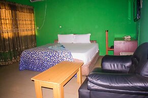 Jolac Hotel And Suites