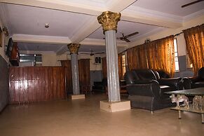 Jolac Hotel And Suites