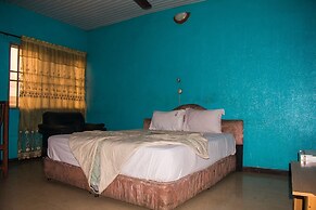 Jolac Hotel And Suites