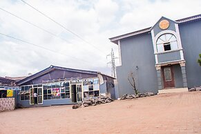 Jolac Hotel And Suites