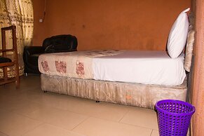 Jolac Hotel And Suites