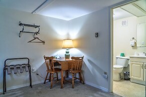 Mount Whittier Motel