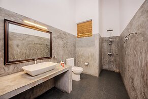 Central Beach Inn