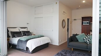 Princes Wharf Couple's Retreat - Adults Only