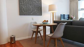 Princes Wharf Couple's Retreat - Adults Only