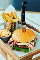 Courtyard by Marriott Luton Airport