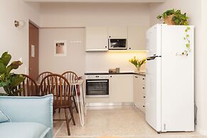 The Marble Suites, PLAKA