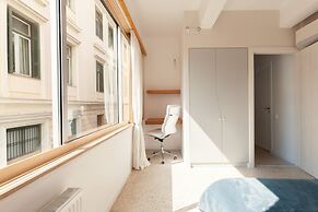 The Marble Suites, PLAKA