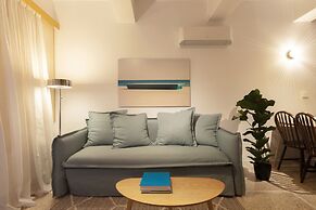 The Marble Suites, PLAKA