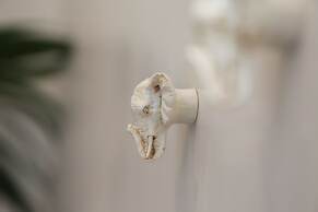 The Marble Suites, PLAKA