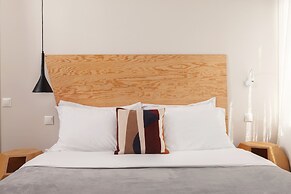 The Marble Suites, PLAKA