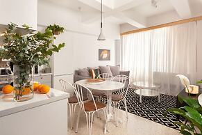 The Marble Suites, PLAKA