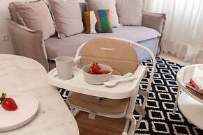 The Marble Suites, PLAKA