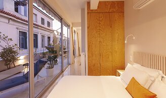 The Marble Suites, PLAKA