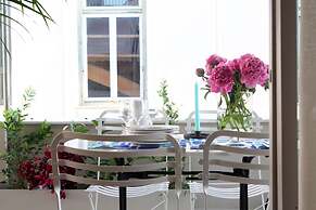 The Marble Suites, PLAKA